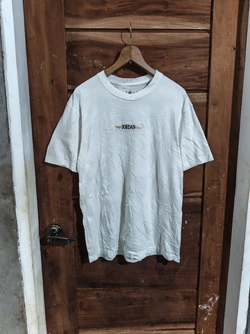 JORDAN WHITE TEE (Category: Tshirts & Polo Shirts ) located in Tagum. Submitted by danelle_closet1106 (Listing ID 1469789972, Image 3). Description: AS NEW SIZE:SMALL TO MEDIUM MENS NO ISSUE NEEDWASH ONLY FRESH FROM BALE.
