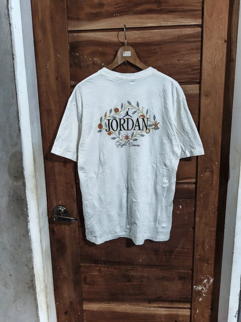 JORDAN WHITE TEE (Category: Tshirts & Polo Shirts ) located in Tagum. Submitted by danelle_closet1106 (Listing ID 1469789972, Image 1). Description: AS NEW SIZE:SMALL TO MEDIUM MENS NO ISSUE NEEDWASH ONLY FRESH FROM BALE.