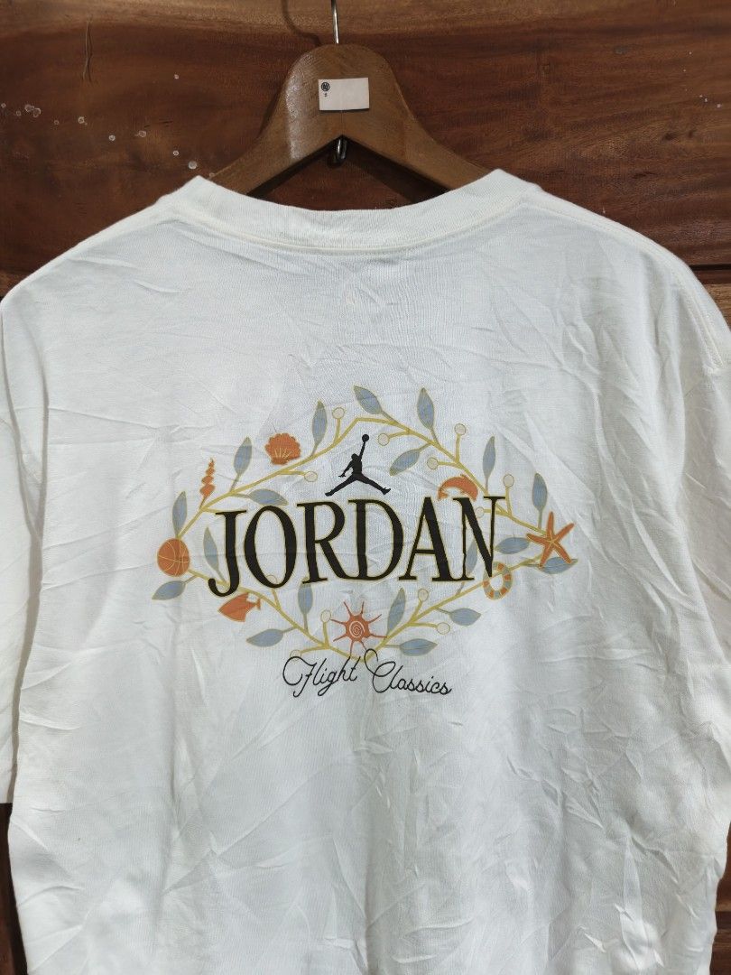 JORDAN WHITE TEE (Category: Tshirts & Polo Shirts ) located in Tagum. Submitted by danelle_closet1106 (Listing ID 1469789972, Image 2). Description: AS NEW SIZE:SMALL TO MEDIUM MENS NO ISSUE NEEDWASH ONLY FRESH FROM BALE.