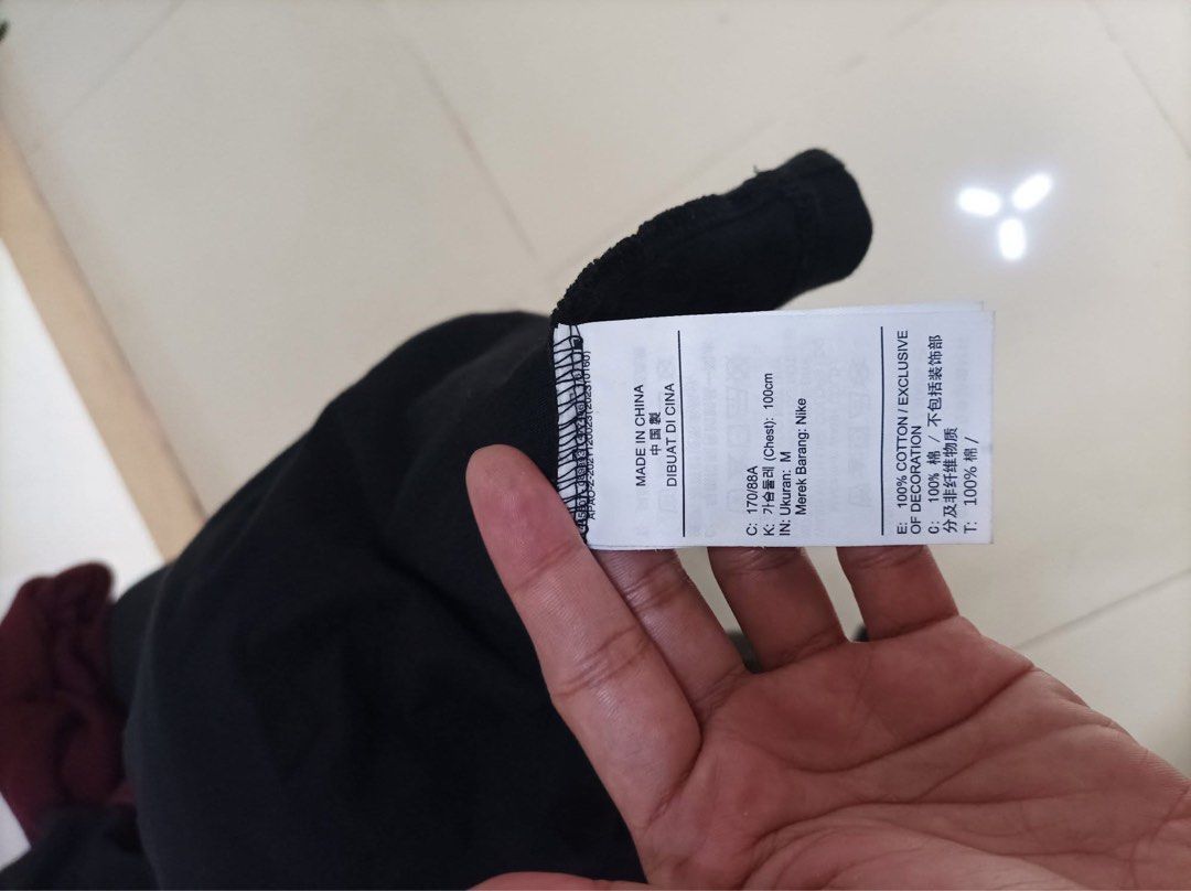 JORDAN WINGS LONG SLEEVE TEE (Category: Hoodies) located in Manila. Submitted by thriftlangto (Listing ID 1469832734, Image 2). Description: FOR SALE JORDAN WINGS SLEEVE / TWICE USE BOUGHT FROM JORDAN MNL / GOOD AS NEW / NO ISSUE / MALABON LOC.