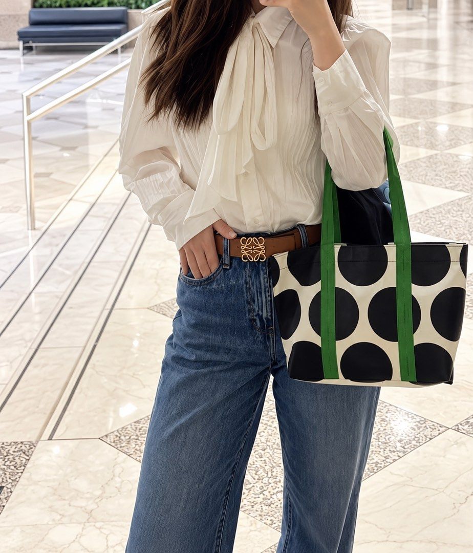kate spade tarpaulin bag (Category: Luxury Bags & Wallets) located in Taguig. Submitted by leahmom (Listing ID 1469788241, Image 2). Description: 🖤 Kate Spade Polka Dot Tote Bag 💚 A fun and stylish tote made from durable, lightweight tarpaulin-like paper material. Despite its paper-like texture, it’s surprisingly tough, sturdy, and practical for everyday use. ✨ Lightweight & easy to carry ✨ Durable and tear-resistant ✨ Spacious and versatile ✨ 