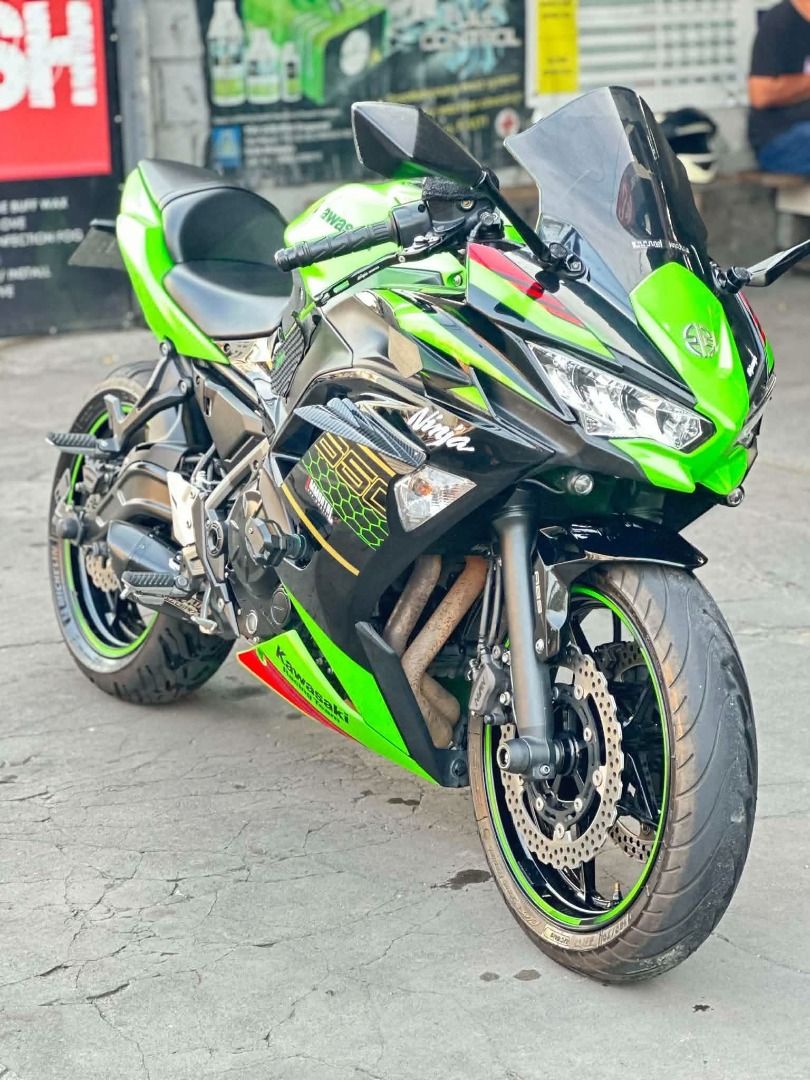 Kawasaki Ninja 650 KRT Edition 2020 (Category: Motorbikes for Sale) located in Iba. Submitted by stitch098768 (Listing ID 1469764767, Image 1). Description: For Sale: 2020 Kawasaki Ninja 650 KRT Edition Price: ₱260,000 (Fixed) Condition: Excellent, Gas and Go! Mileage: 19,000+ km Key Features: Modern TFT Display, 2 Original Keys Reason for Selling (RFS): Focusing on other priorities 🎁 Freebies Included (Riding Gear & Helmets) LS2 FF805 Thunder C