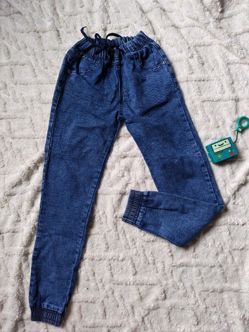Kids jogger pants (Category: Babies & Kids Fashion) located in Manila. Submitted by lalaine.01 (Listing ID 1469900700, Image 1). Description: .