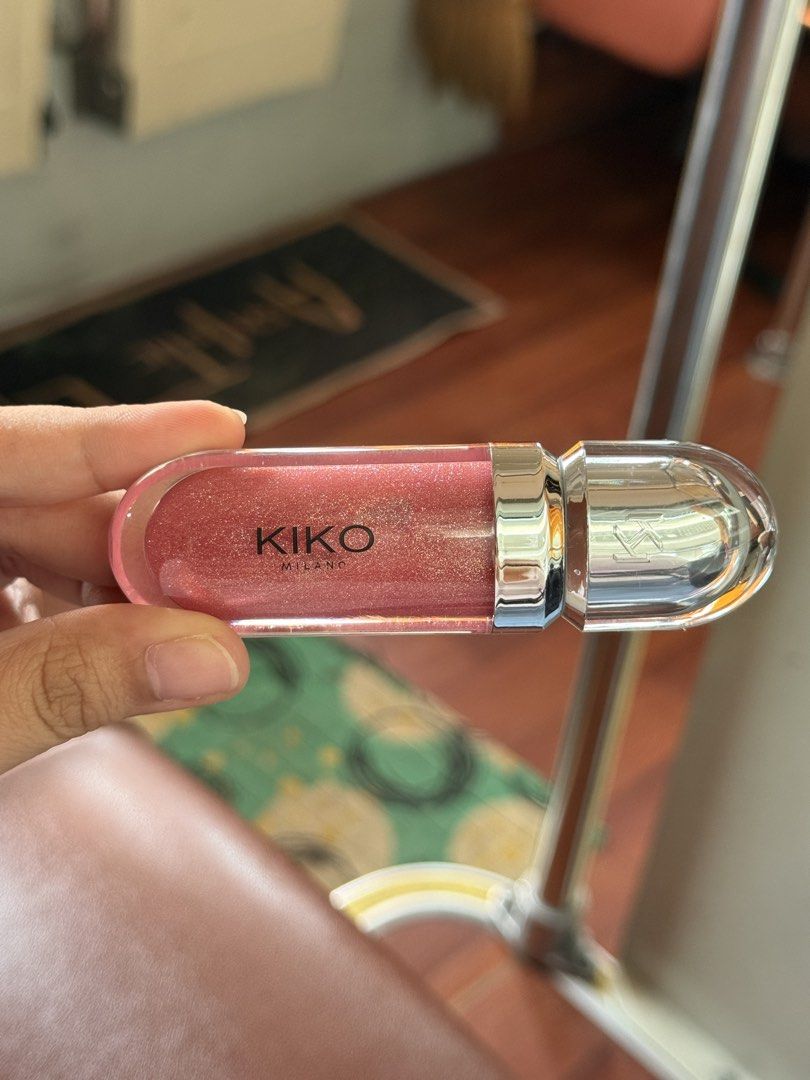 Kiko Milano 3D Hydra Lipgloss Shade 17 (Category: Makeup) located in Indang. Submitted by ayanaonfit (Listing ID 1469760619, Image 1). Description: - Brand: Kiko Milano - Product: 3D Hydra Lipgloss - Shade: 17 (Shimmery pink) - Finish: High shine - Condition: Brand new, authentic tube with clean print - Fast shipping available via Carousell.
