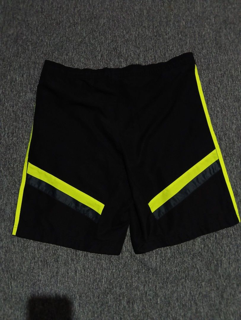 Kimjustine Inayan (Category: Shorts) located in Manila. Submitted by kim_inayan (Listing ID 1469767521, Image 2). Description: ADIDAS SPORTS SHORT SIZE S (28UP TO 32) L 19 HEM 11 GOOD CONDITION WASHED ISSUES: MINIMAL SCRATCHES 300+SF ONLY.