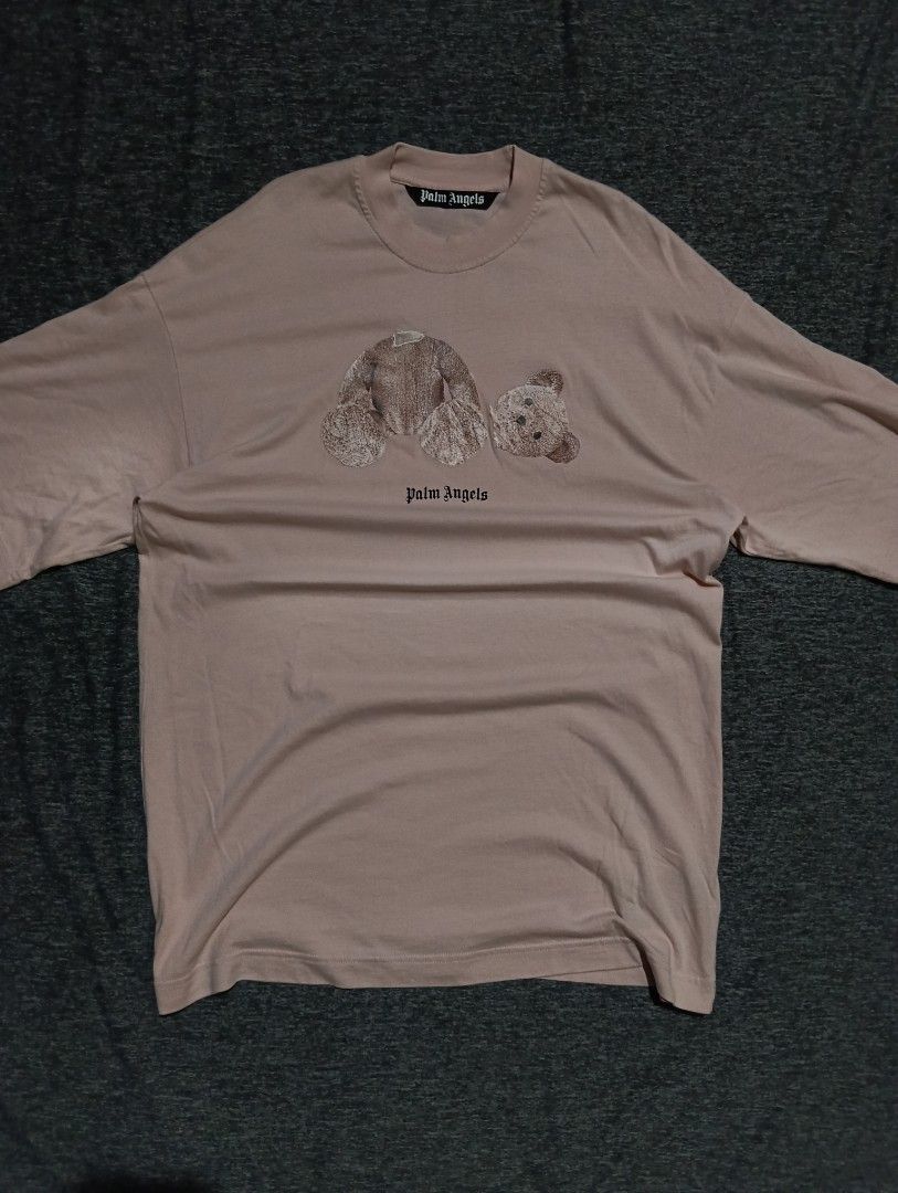 Kimjustine Inayan (Category: Formal Shirts) located in Manila. Submitted by kim_inayan (Listing ID 1469768051, Image 1). Description: PALM ANGELS TSHIRT MASIKIP YUNG NECK SOLID SIZE: LARGE TO XL L30 W20 EXCELLENT CONDITIONS ISSUES: DOT STAIN WASHED 300+SF ONLY.