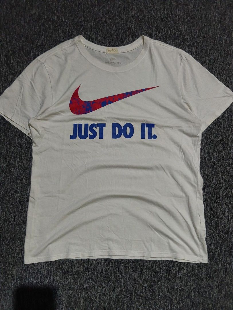 Kimjustine Inayan (Category: Formal Shirts) located in Manila. Submitted by kim_inayan (Listing ID 1469783571, Image 1). Description: NIKE GRAPHIC TEE MEDIUM SEMI LARGE L26 W20 NO ISSUES EXCELLENT WASHED 300+SF ONLY.