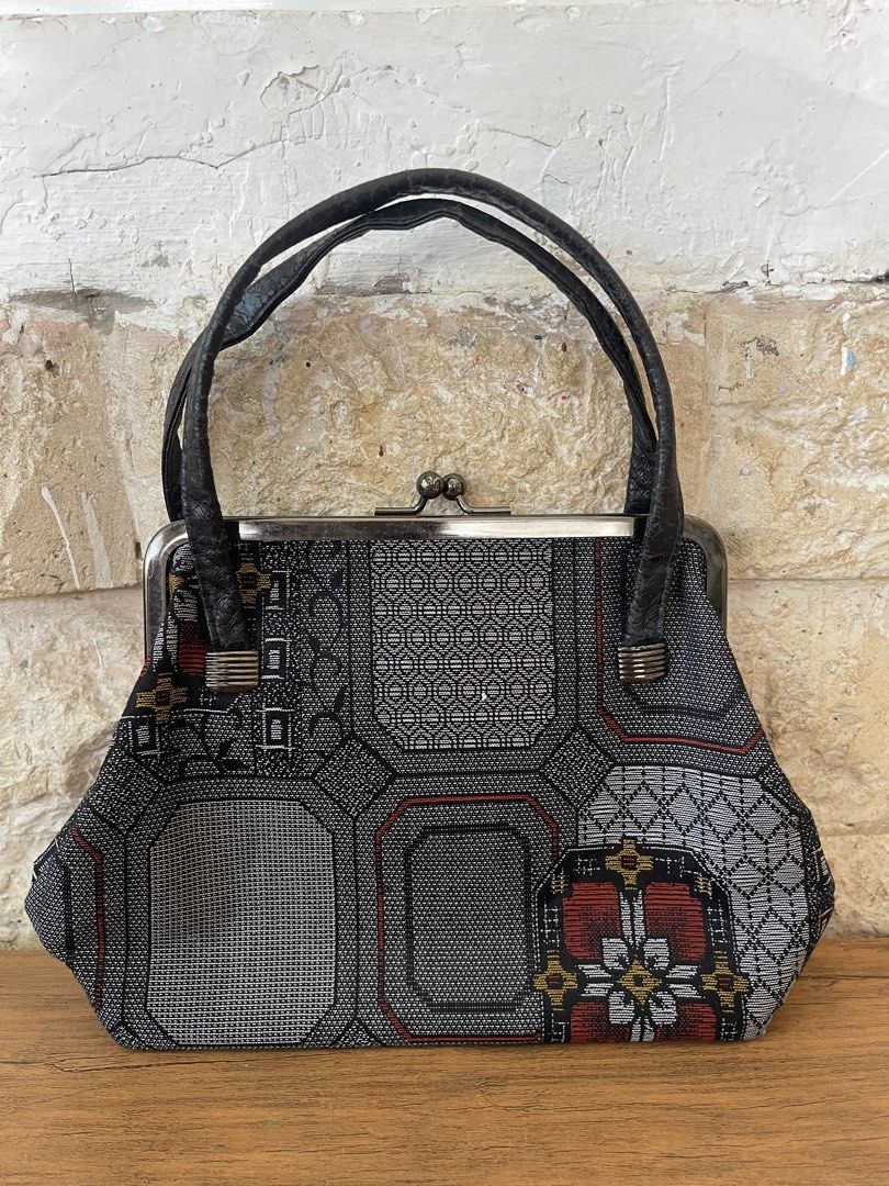 kisslock handbag (Category: Clutches) located in San Fernando. Submitted by japansurpluselyu (Listing ID 1469891747, Image 1). Description: .