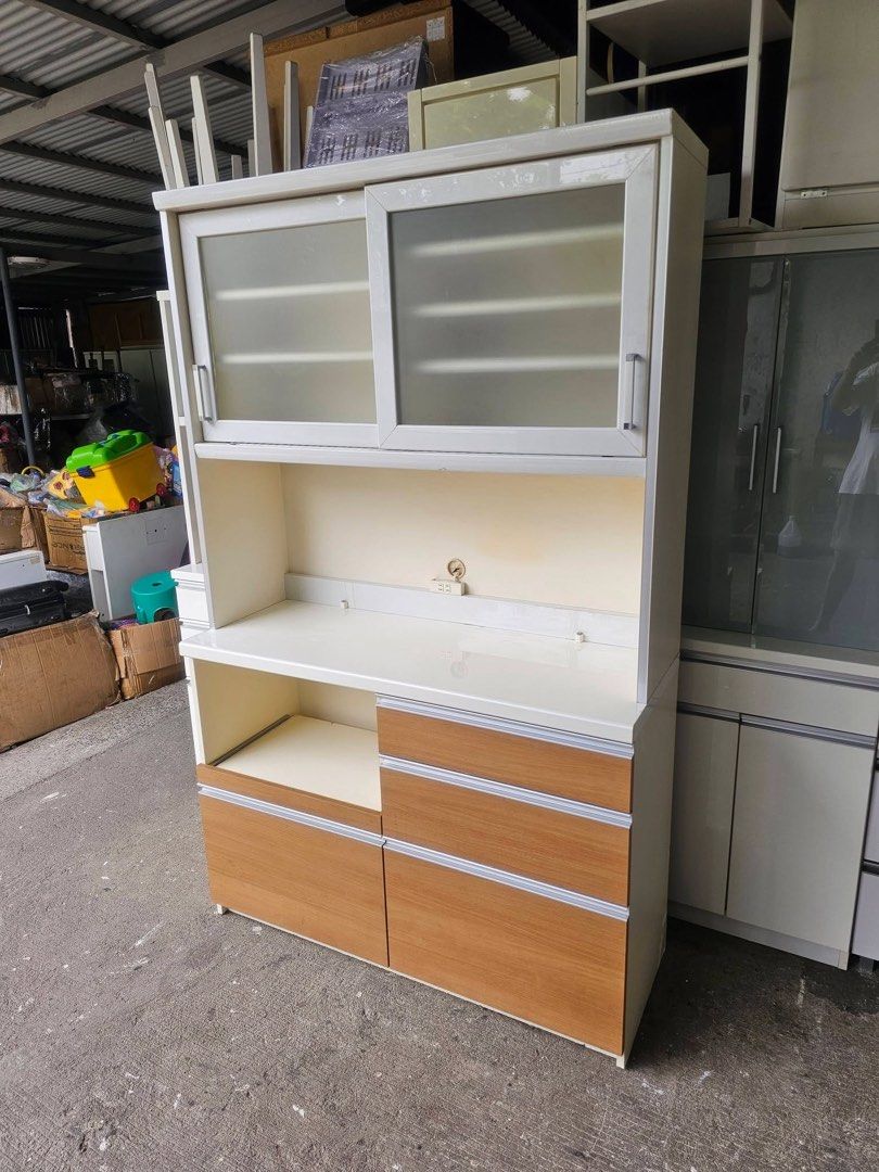 Kitchen Cabinet (Glossy)‼️ (Category: Shelves, Cabinets & Racks) located in Quezon City. Submitted by ledamadel (Listing ID 1469813039, Image 3). Description: Kitchen Cabinet (Glossy)‼️₱9800‼️ ✔L-47 H-76.5 W-17.5 inches 📏 ✔2 Sliding Doors,4 Shelfs & 4 Drawers 🗄 ✔Laminated 🔖 ✔️Socket Ready 🔌 ✔️Compress & Mdf Back! 💢 ✔Scratches As-is! 👌 Location: 40 Aplaya St Napocor Vill. Tandang Sora Quezon City. For inquiry please Pm us or Call. 0906688585