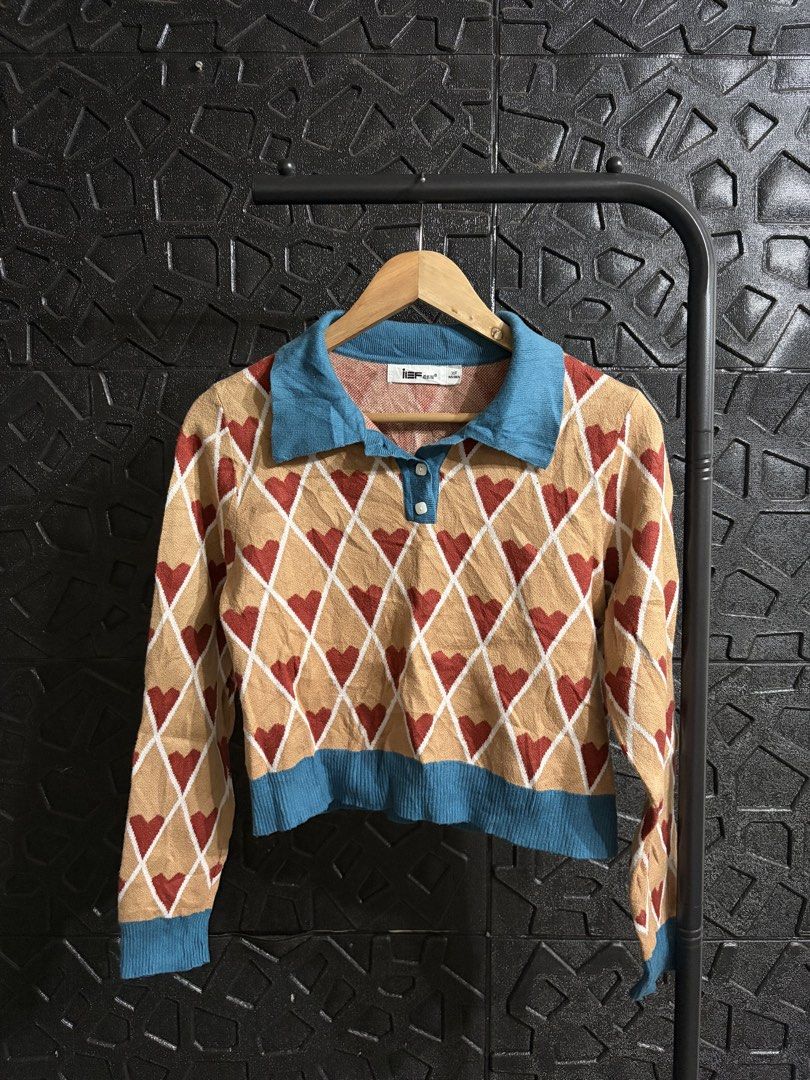 Knitted Heart shaped Sweater (Category: Coats, Jackets and Outerwear) located in Mandaluyong City. Submitted by fizz4gudd (Listing ID 1469833045, Image 1). Description: No Issue Slightly Negotiable 📍Mandaluyong City Pick-up/La la move delivery.
