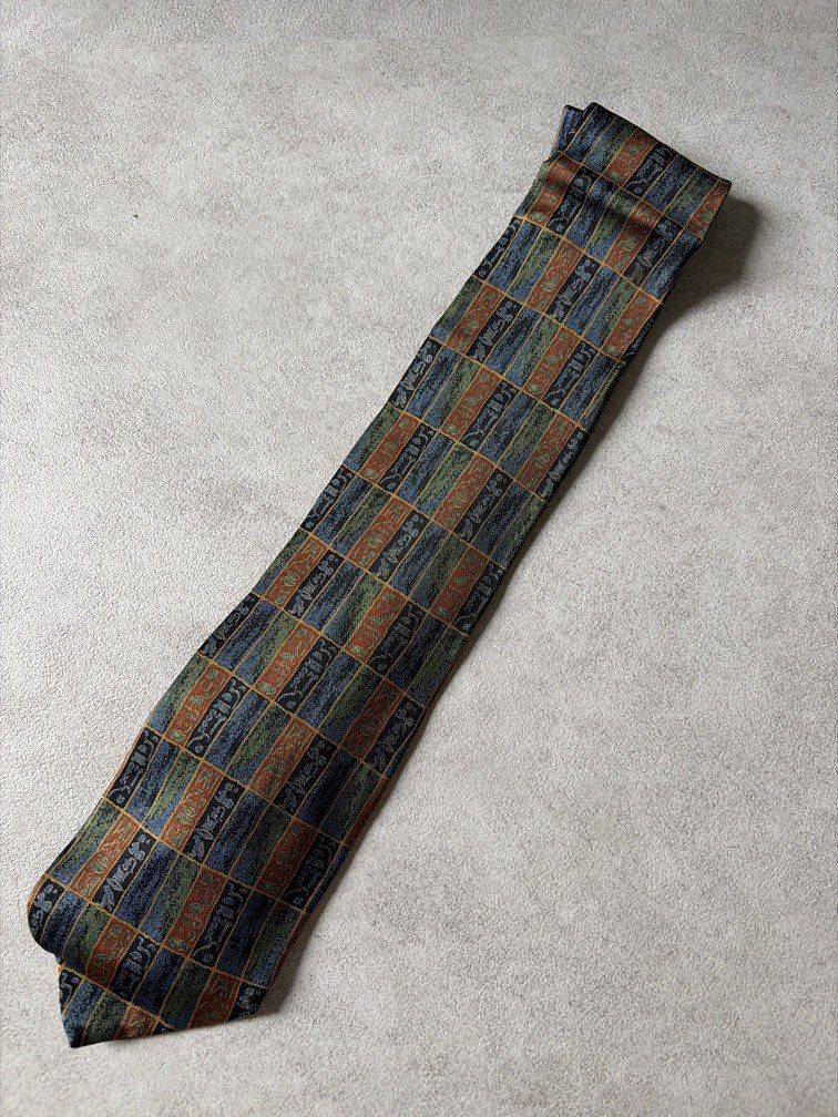 La muse neckti (Category: Ties) located in Pasig City. Submitted by chamoisee (Listing ID 1469818949, Image 1). Description: .