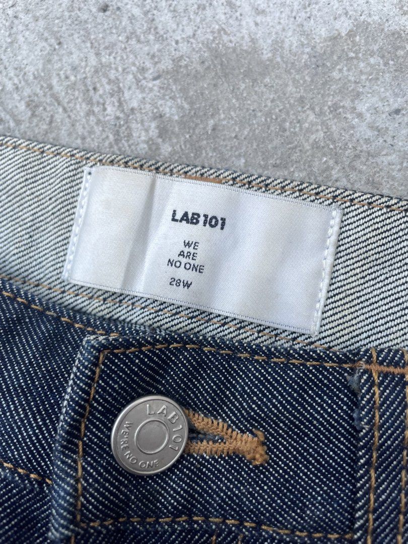 LAB101 Indigo Straight Jeans (Category: Jeans) located in Manila. Submitted by jarchive (Listing ID 1469896928, Image 3). Description: - Excellent condition - Size 32 - Thigh 10 - Length 40 - Leg open 7 Product materials 80% cotton, 20% rayon Made in Korea .