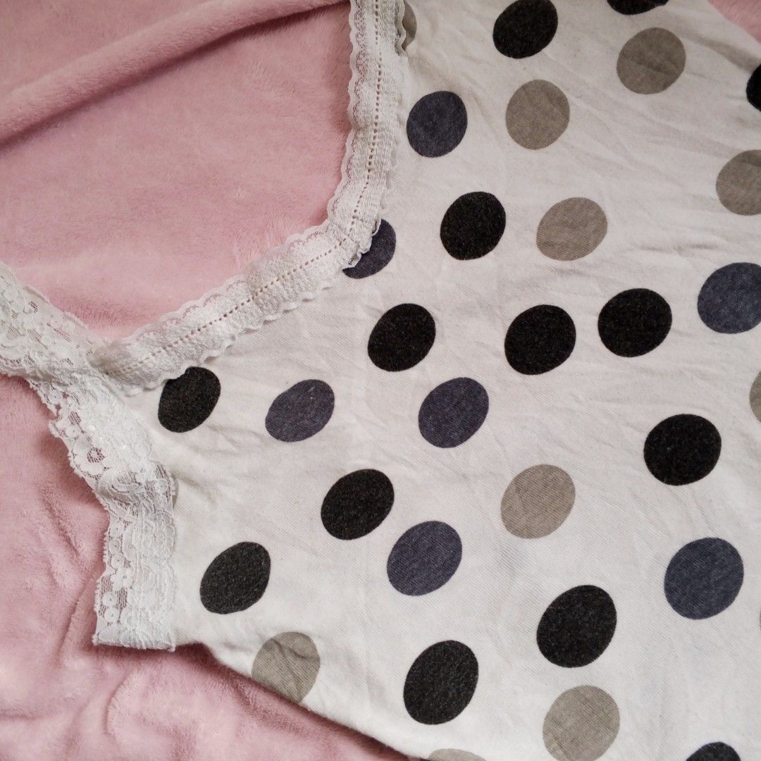 Lace ribbed polkadot cami top (Category: Sleeveless) located in San Fernando. Submitted by nicakess789 (Listing ID 1469946496, Image 2). Description: ✎ washed and ready to wear^^ ✎ no ww(d ko kasya) ✎ Condition: no issue ✎ Size: can fit m-l ✎ Bust area: 30 in ✎ Length: 23 in DM if interested or for inquiries. MOP: GCash only MOD: J&T, Lalamove -SF SHOULDERED BY BUYER 📍 pampanga.