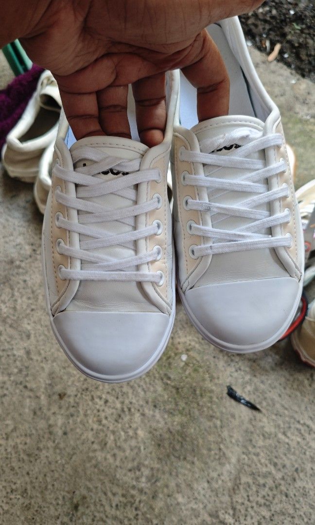 Lacoste (Category: Sneakers) located in Sultan Kudarat. Submitted by thrifted01 (Listing ID 1469767555, Image 3). Description: us6 euro37 cm23 loc mindanao.