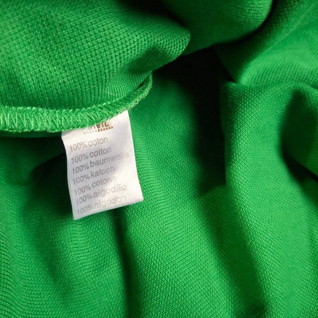 Lacoste Green Polo Shirt (Category: Others Tops) located in Caloocan City. Submitted by mei56313 (Listing ID 1469880296, Image 3). Description: - preloved Lacoste polo shirt - Size: 40/fits M to L loc: Caloocan City MOP: BPI/Gcash MOD: J&T (sf c/o buyer).