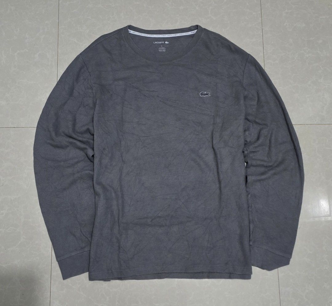 Lacoste knited (Category: Tshirts & Polo Shirts ) located in El Nido. Submitted by marco.tandoc (Listing ID 1469903981, Image 1). Description: size: xL width: 24 length: 28 no issue.