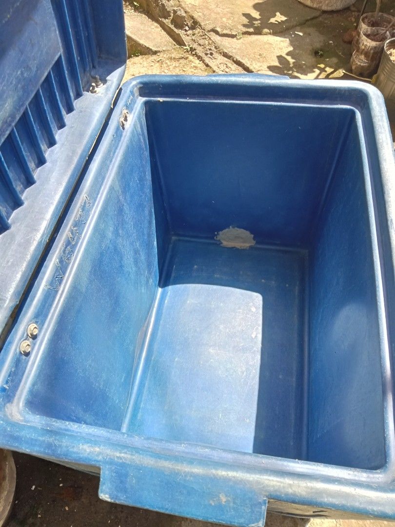 Large Heavy Duty Cooler Box (Category: Food Organization & Storage) located in Cebu City. Submitted by cleverwind.221754 (Listing ID 1469904803, Image 2). Description: Selling large heavy duty cooler, Nature's Spring. In good condition. For pick-up only. Location: Near San Carlos South Campus, CTS/CCMC. Check out also our other items: https://garage-sale.pages.dev.