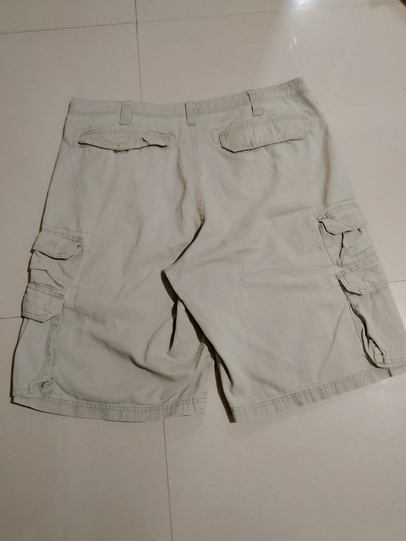 LEE DUNGAREES JORTS (Category: Jeans) located in Cavite. Submitted by jftxthrift (Listing ID 1469803405, Image 2). Description: sz 36 ‎length 24 ‎thigh 15 ‎l.o 12.5 issue pinholes(check pics).