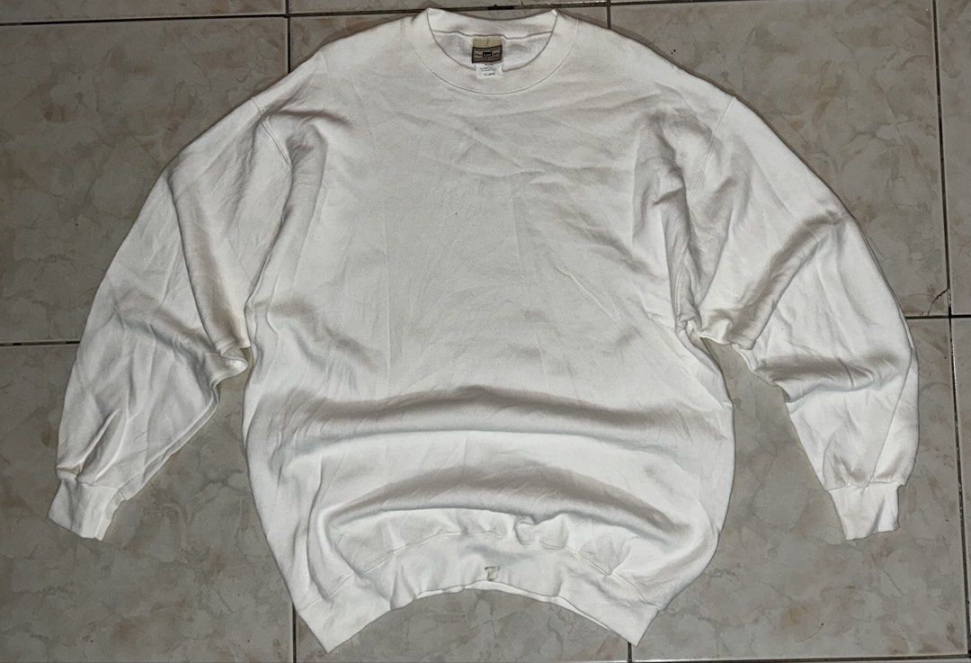 LEE Vintage Cotton Long Sleeve (Category: Coats, Jackets and Outerwear) located in Tuguegarao City. Submitted by trhft.cco (Listing ID 1469868397, Image 1). Description: Condition: VERY GOOD Size: XL-2XL NO ISSUE NEED WASH, WASHABLE STAINS 10/10.