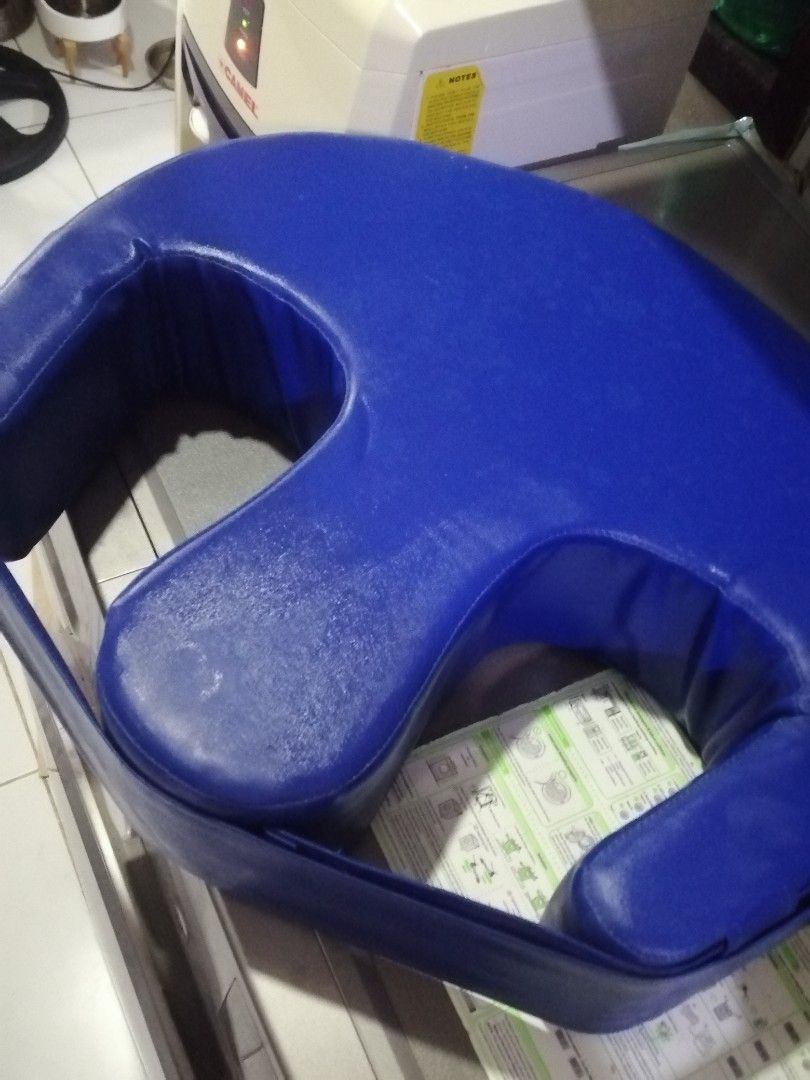 Leg roll / Support cushion (Category: Braces, Support & Protection) located in Cebu City. Submitted by cleverwind.221754 (Listing ID 1469934073, Image 2). Description: Selling leg roll/support cushion, in great condition. For pick-up or delivery. Buyer will pay for shipping fees if for delivery. Location: Near San Carlos South Campus, CTS/CCMC. Check out also our other items: https://garage-sale.pages.dev.