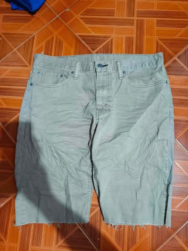 Legit LEVI'S 514 (Category: Shorts) located in Alaminos. Submitted by thriftings625 (Listing ID 1469939030, Image 1). Description: 34 | 21 Issue: pinutol, dating pants haha Color rate: 9/10 No pinholes, no stains.