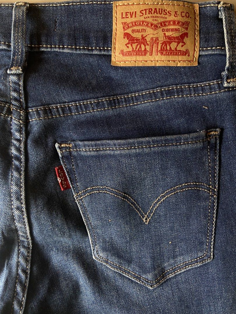 Levi's 312 Shaping Slim Jeans Size 25 (Category: Jeans) located in Quezon City. Submitted by dfgdam (Listing ID 1469793201, Image 1). Description: - Brand: Levi's - Style: 312 Shaping Slim - Size: 25 waist - Color: Dark blue wash - Closure: Zip fly with metal button - Features: Classic five-pocket styling, signature red tab, back pocket arcuate stitching, and rear leather patch - Fit: Slim leg cut designed to flatter and shape.