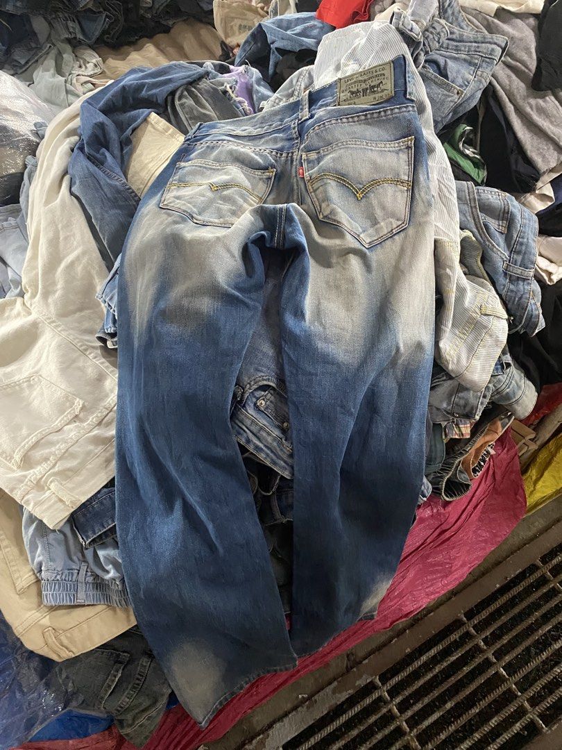 Levi’s 504 Straight cut W28 L32 (Category: Jeans) located in Iloilo. Submitted by thriftxside (Listing ID 1469943601, Image 2). Description: .