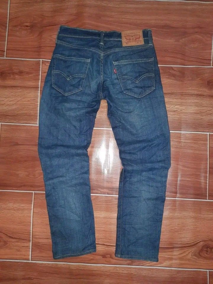 LEVI'S 511 MEN'S JEANS (Category: Jeans) located in Mandaue City. Submitted by indayftjesiediva (Listing ID 1469792905, Image 3). Description: LEVI'S 511 MEN'S JEANS WAISTLINE 28-29 LENGHT 36.5 SAKTO SA HEIGHT 5'3-5'4 HEM 6.5 EXCELLENT CONDITION ALTERED HEM BUT BACK ORIGINAL NEEDWASH MINE 750 + SF ONLY 🔥 DM IF INTERESTED 📩.