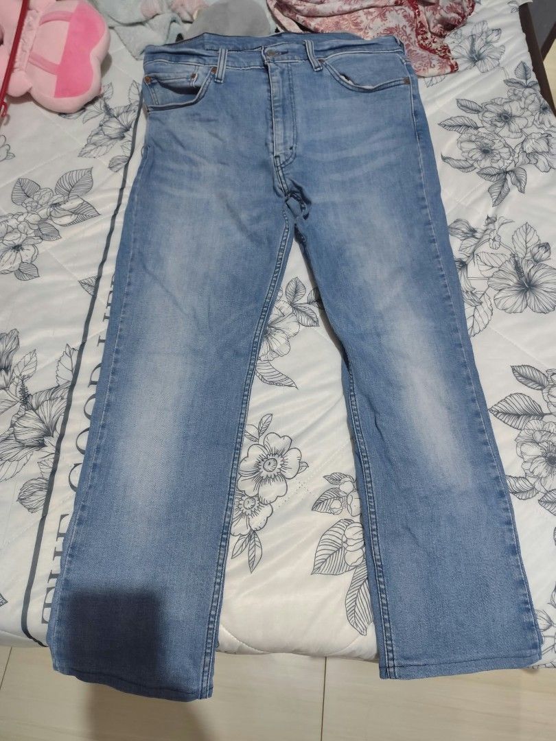 Levi's 511 Slim Fit Jeans Light Blue (Category: Jeans) located in Manila. Submitted by tim.tim4 (Listing ID 1469869375, Image 2). Description: - Brand: Levi's - Model: 511 Slim Fit Size: 36 - Color: Light wash blue Meet: Cubao, Tomas Morato, Kamias Price: 1k.