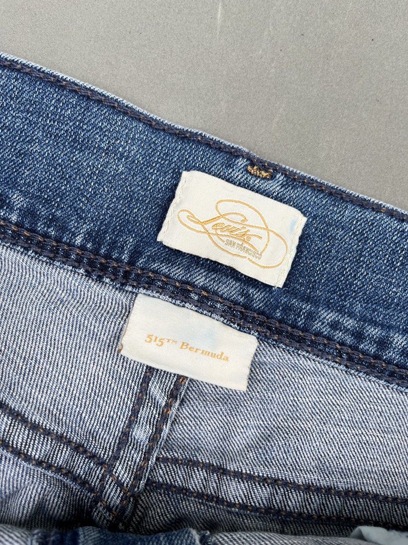 LEVI’S 515 BERMUDA SHORT (Category: Shorts) located in Quezon City. Submitted by kentstuff (Listing ID 1469903568, Image 3). Description: LEVI’S Waist: 34-40 Length: 21 Leg opening: 9.5 Condition: Excellent CR: 9/10 Issue: ❌ DISCLAIMER: This is a thrifted item. All brands, logos, and trademarks belong to their rightful owners. We’re here to rehome great pieces — no brand affiliation intended.