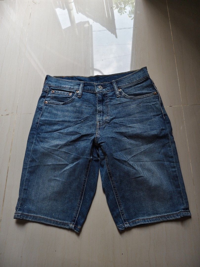 Levi's 541 Short (Category: Shorts) located in Iloilo. Submitted by branded-boy0422_16 (Listing ID 1469796232, Image 1). Description: Actual Size W: 29-30 L: 19 1/2 Excellent to as new Need washed only no issue.