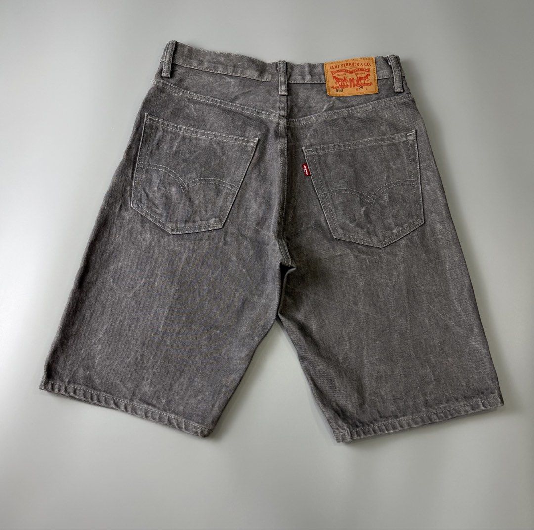 Levi's 569 Grey Denim Shorts Size 29 (Category: Shorts) located in Marikina City. Submitted by grindmanila (Listing ID 1469912855, Image 1). Description: MEDIUM FITS✅ SIZE: 29 ON TAG DIMENSION: 30 - 32 W / 23 L / 10 HEM.