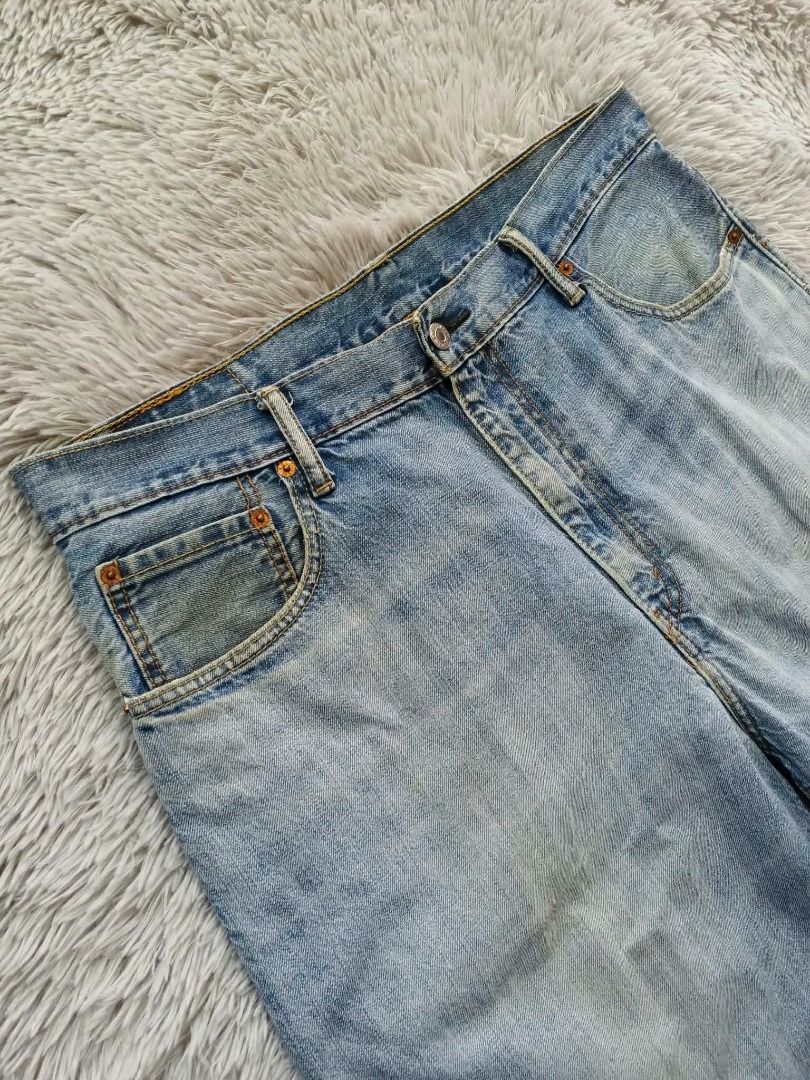 Levi's 569 Loose Straight Jorts (Category: Shorts) located in Pasig City. Submitted by oo7-thriftnflip-oo7 (Listing ID 1469861839, Image 1). Description: Levi's 569 Loose Straight Jorts Condition: Very Good Color Rate: 8.5/10 Size on Tag: 36" Length: 25" Leg Opening: 11" Flaws: sign of usage Price: 550 +shipping fee.