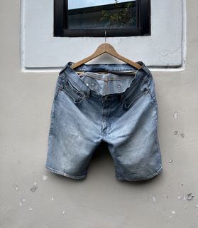 (Category: ) located in . Submitted by closetgc.clothingshop (Listing ID 1469773129, Image 1). Description: .