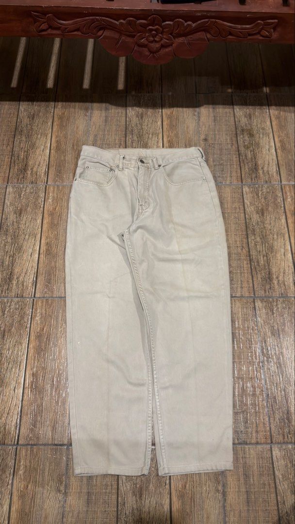 LEVIS KHAKI PANTS (Category: Jeans) located in Manila. Submitted by urban-vintage_2 (Listing ID 1469864537, Image 3). Description: ISSUE: NONE (NEED WASH) MOP :GCASH (NO COD) SHIP VIA: LALAMOVE & J&T LOCATION: PASIG CITY LENGTH: 41 HEM : 8 WIDTH : 34 .