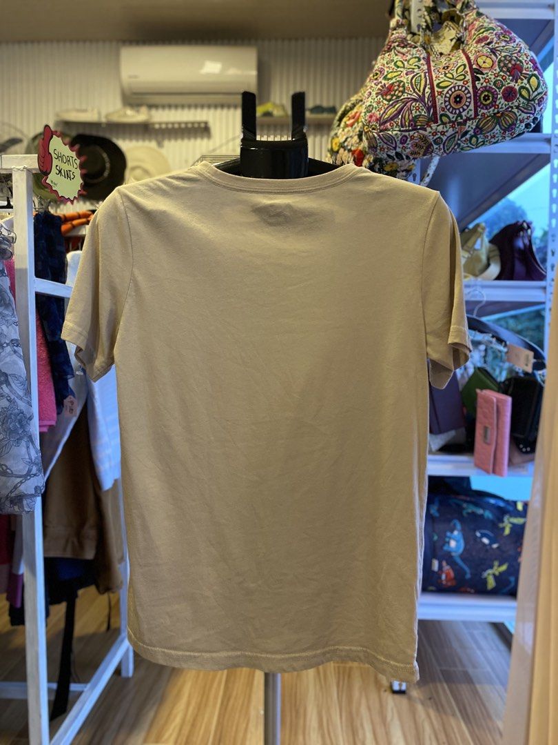 Levi’s Mountain Batwing Graphic T-Shirt (Category: Tshirts & Polo Shirts ) located in Digos. Submitted by dessirie. (Listing ID 1469848140, Image 3). Description: Authentic from California Walk in buyers are always welcome!✨️ 📍Location: Lim extension,Digos City Davao Del Sur,beside the camilian sister’s reffered to as GREEN BOUTIQUE. 📦 We ship anywhere in the Philippines via J&T Express. ❌️No COD – Payment First Policy 📹 We offer video calls f