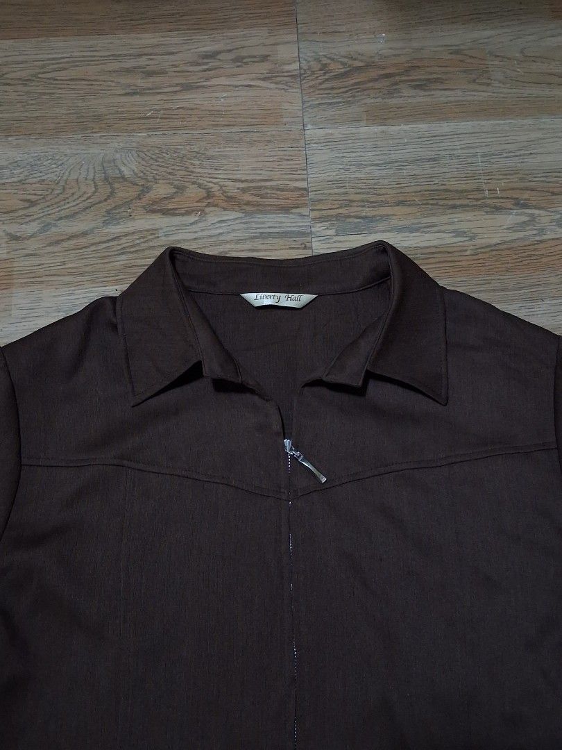 Liberty Hall Harrington Style Collared Full-Zip Brown Jacket (Category: Coats, Jackets and Outerwear) located in General Mariano Alvarez. Submitted by klasiko.19 (Listing ID 1469766136, Image 3). Description: Pit-to-pit: 22" Length: 24" Sleeve Length: 21.5" Size: Small to Medium Condition: Very Good, need lang wash Color: Choco Brown.