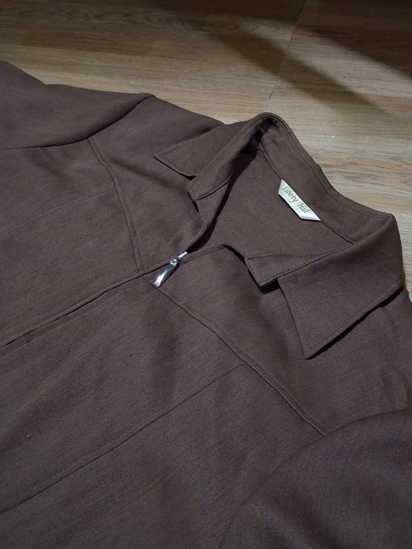 Liberty Hall Harrington Style Collared Full-Zip Brown Jacket (Category: Coats, Jackets and Outerwear) located in General Mariano Alvarez. Submitted by klasiko.19 (Listing ID 1469766136, Image 2). Description: Pit-to-pit: 22" Length: 24" Sleeve Length: 21.5" Size: Small to Medium Condition: Very Good, need lang wash Color: Choco Brown.