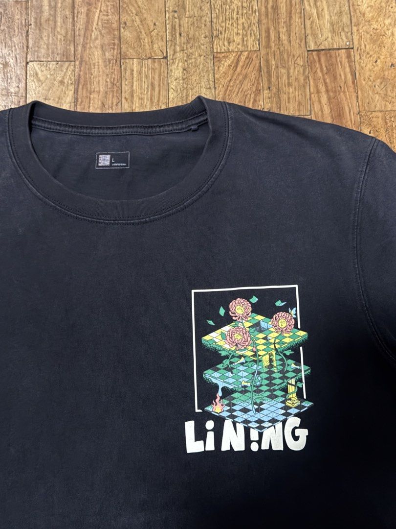 Li-Ning Black Graphic Tee Size L (Category: Tshirts & Polo Shirts ) located in Manila. Submitted by pringlesssy (Listing ID 1469843759, Image 2). Description: Dimes: 18.5x28.
