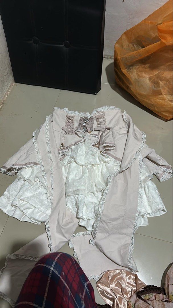 LIZ LISA SKIRT (Category: Skirts) located in Dipolog. Submitted by kennedy_closets (Listing ID 1469782651, Image 1). Description: LIZ LISA SKIRT.