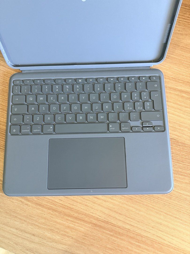 Logitech Combo touch for ipad air 13-inch (Category: Other Gadgets) located in Makati City. Submitted by nigelbitalo36 (Listing ID 1469794230, Image 2). Description: logitech combo touch for ipad air 13 inch good condition no performance issues galing europe may additional character lang sa keyboard.check niyo nalang sa picture unit only price-6k only srp- 13k location- filinvest alabang meet up/pick up sa location ko grab/lalamove gcash payment 