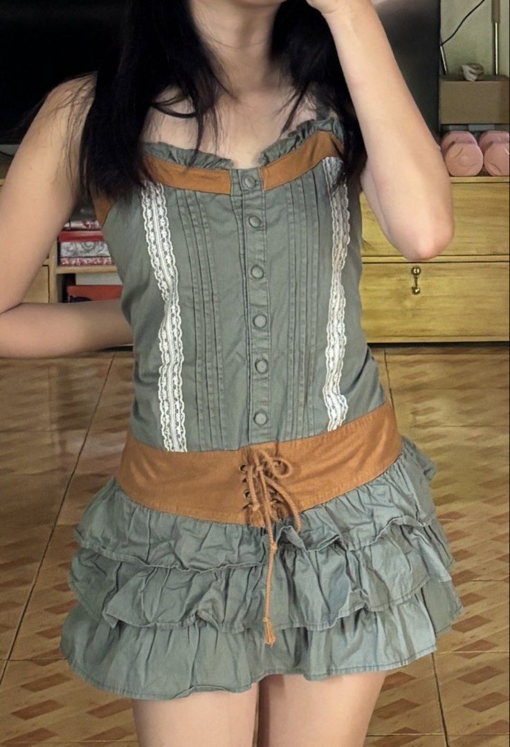 Lolita Brown Dress (Category: Dresses) located in Caloocan City. Submitted by chleeo.lscn (Listing ID 1469925701, Image 1). Description: .