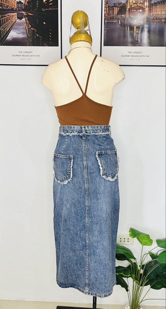 Long Denim Skirt | S: 25-26 (Category: Skirts) located in Manila. Submitted by bengirlclothing (Listing ID 1469774552, Image 3). Description: - Style: Long blue denim skirt with a classic wash -Size: 25-26 inches -Length: 32 inches - Styling: Pairs perfectly with basic tops and sneakers for everyday wear.