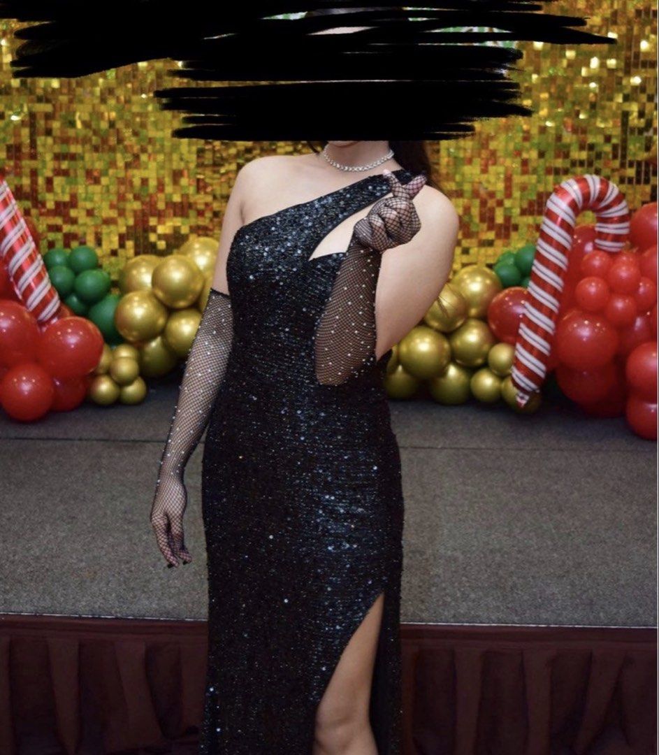 LONG DRESS SEQUINS / EVENING GOWN (Category: Evening dresses & gowns) located in Malabon City. Submitted by chimms1013 (Listing ID 1469788258, Image 3). Description: Used once. Long and body hugging gown. Sequin with slit on the side .