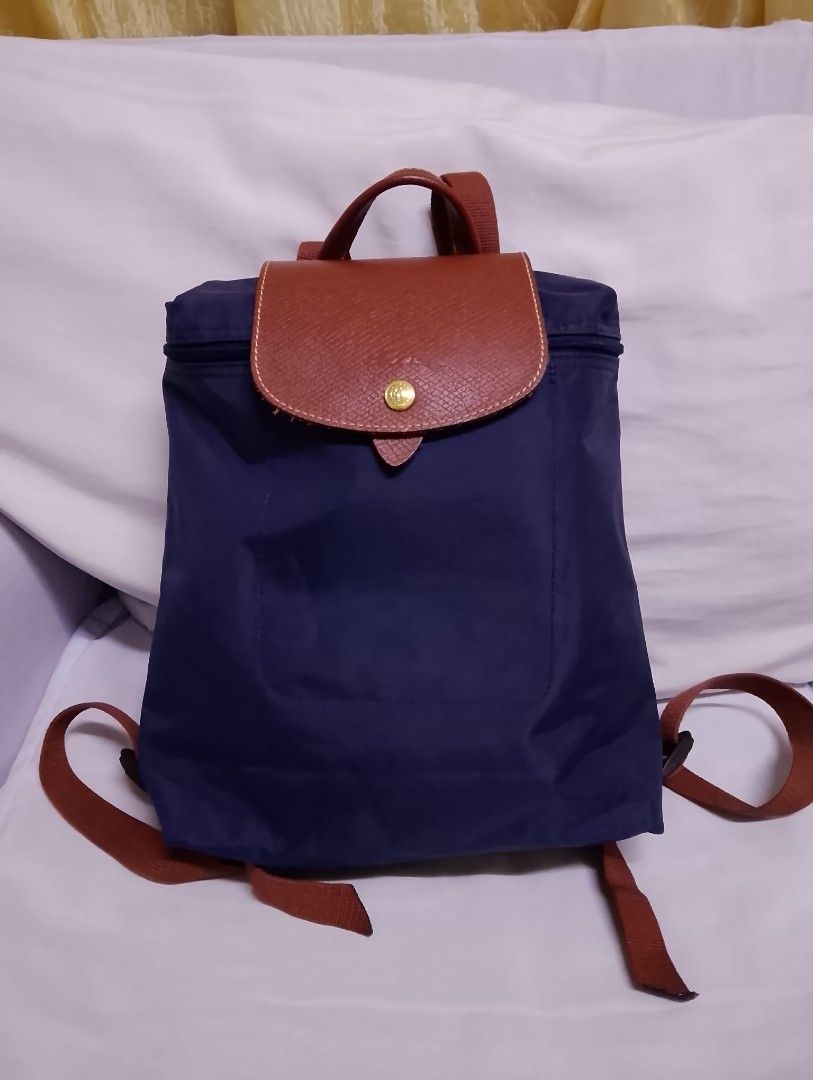 Longchamp backpack (Category: Backpacks) located in Quezon City. Submitted by isabelle_1212_ (Listing ID 1469851099, Image 1). Description: no flaws, not faded authentic.