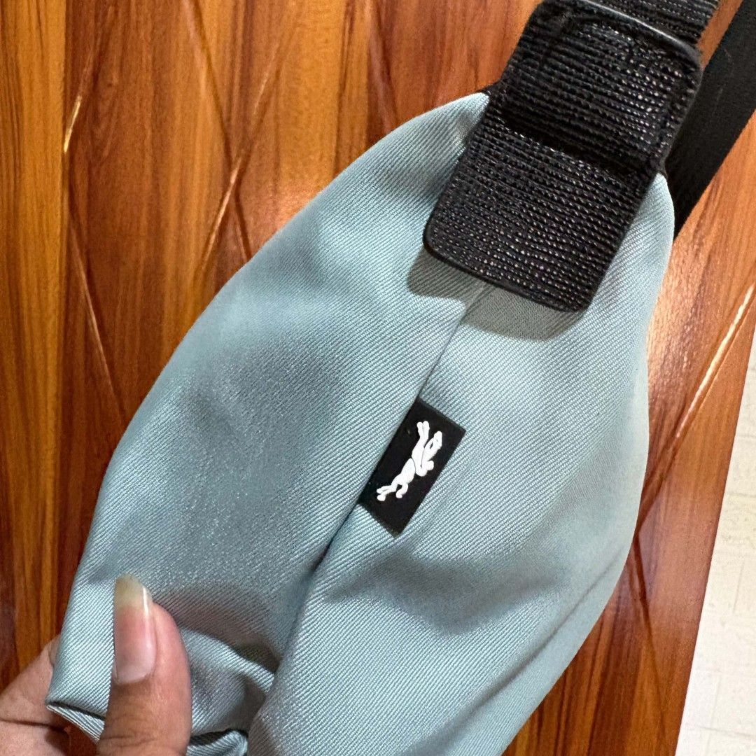 Longchamp sling bag (Category: Cross-body Bags) located in Carmen. Submitted by aquarius.00 (Listing ID 1469897305, Image 3). Description: like new as is.