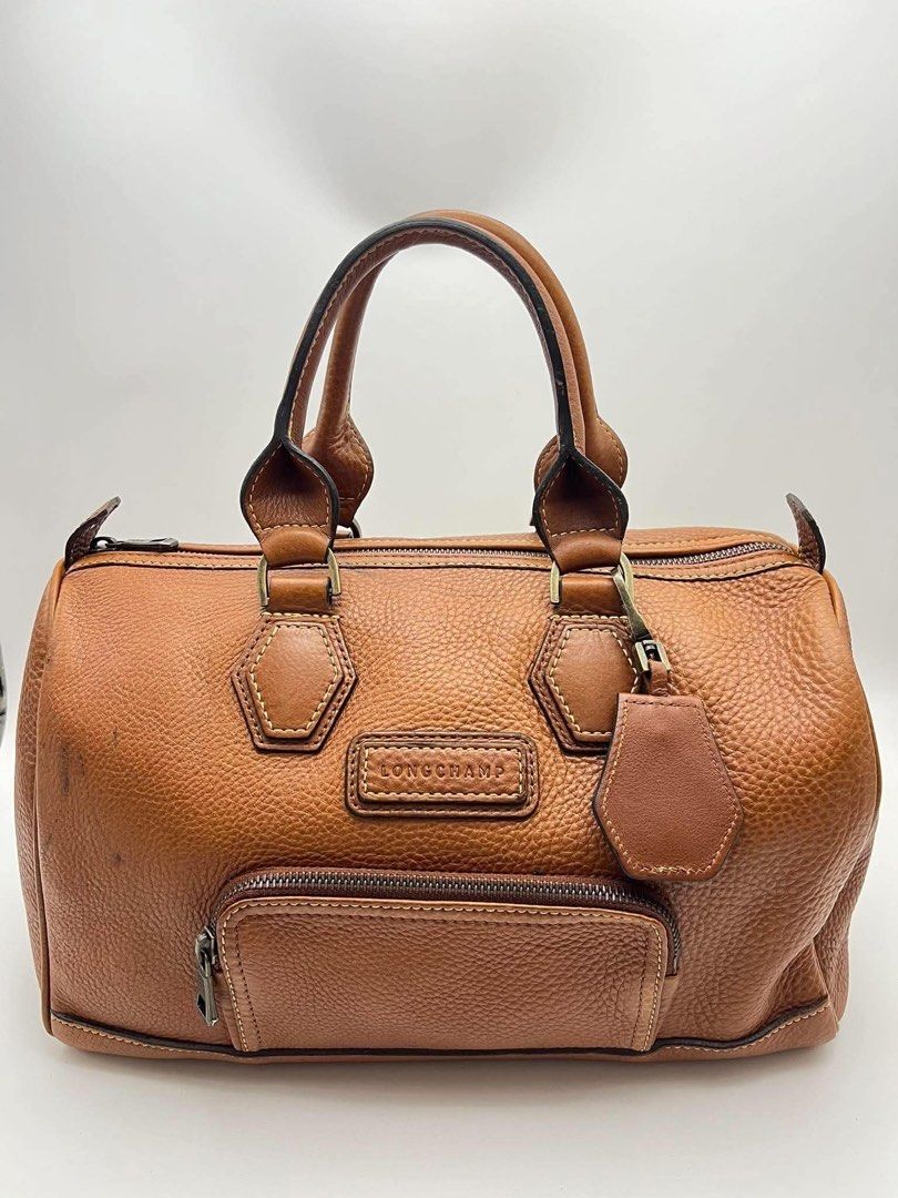 Longchamp Speedster 35cm (Category: Tote Bags) located in Cagayan de Oro. Submitted by borse_de_amore (Listing ID 1469874929, Image 1). Description: Longchamp Speedster 35cm Rank B signs of use. Genuine leather. Balat na balat. Spacious 🏷️2,690.