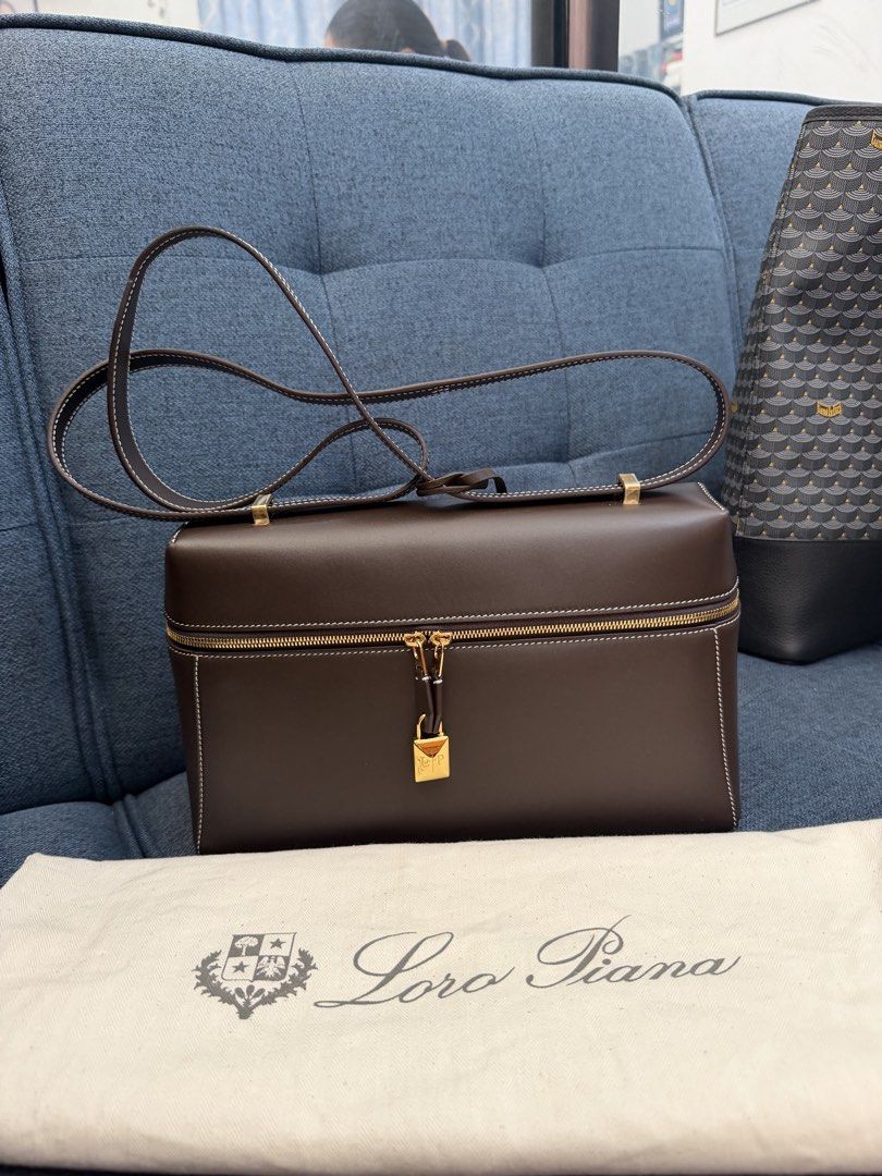 LORO PIANA (Category: Luxury Bags & Wallets) located in Makati City. Submitted by moiobsession (Listing ID 1469937441, Image 2). Description: good as new authentic complete inclusions.