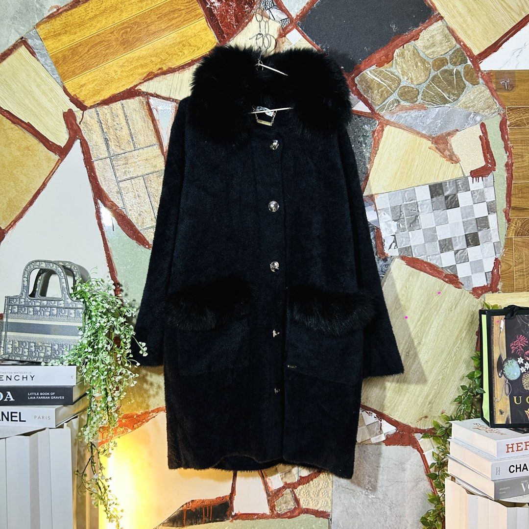 Loro piana fur coat super lambot (Category: Luxury Apparel) located in Baguio. Submitted by kckc_luxury (Listing ID 1469916738, Image 1). Description: 🌸 TINY PINK SPOTS ARE LENS DAMAGE, NOT CLOTH STAINS ————————— ❗️KINDLY READ BEFORE MAKING AN OFFER❗️ LISTING DETAILS size:Large width x length (inches):23x39 condition: EXCELLENT --- MOP: Gcash / BPI MOD: J&T / JRS LOCATION: Baguio City --- NOTE: • Manage your expectations • Photos did not go unde