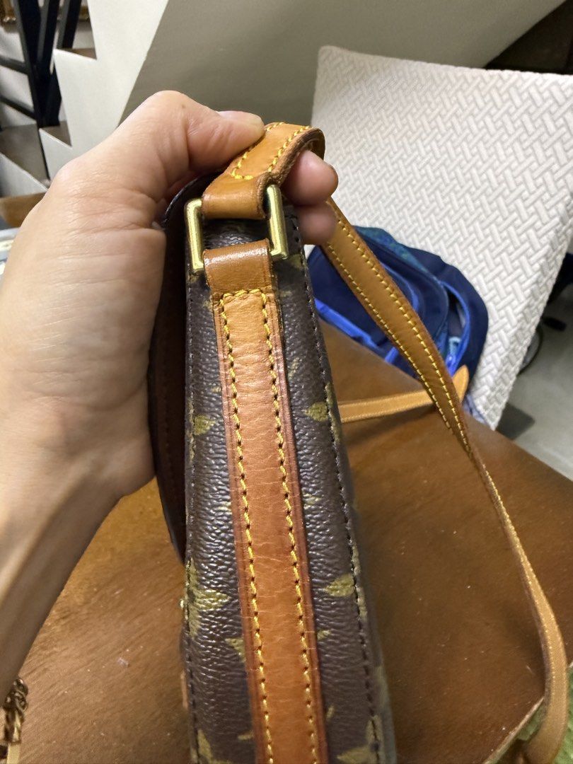 Louis Vuitton Chantilly MM size (Category: Luxury Bags & Wallets) located in Manila. Submitted by peika15 (Listing ID 1469817085, Image 3). Description: Authentic money back guaranteed if proven fake, Rank AB, with minimal dry peelings on the inside pocket📲for fast transaction.
